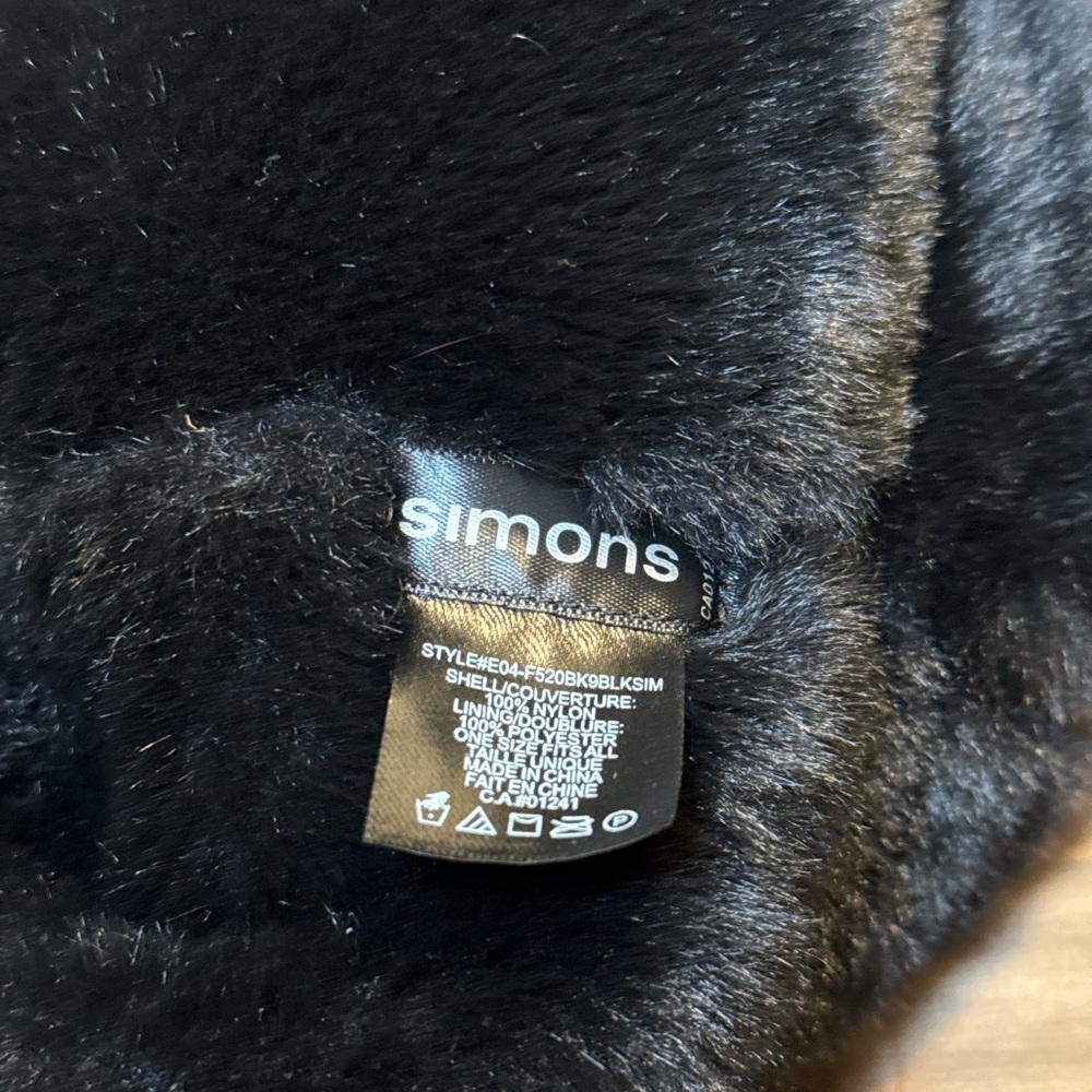 Simons Black Faux Fur Trim Bucket Hat - Picture 6 of 6